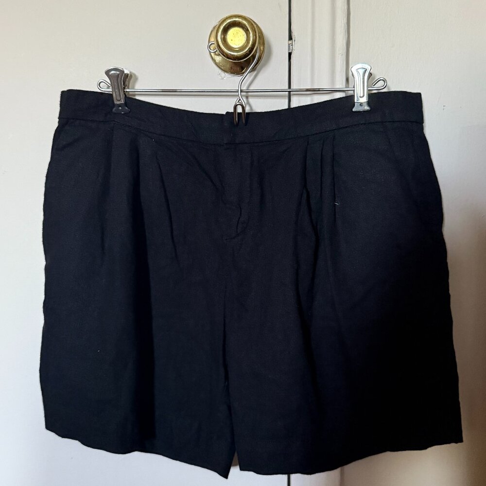 Old Navy Black Linen Mid-Rise Tailored Shorts Size 10